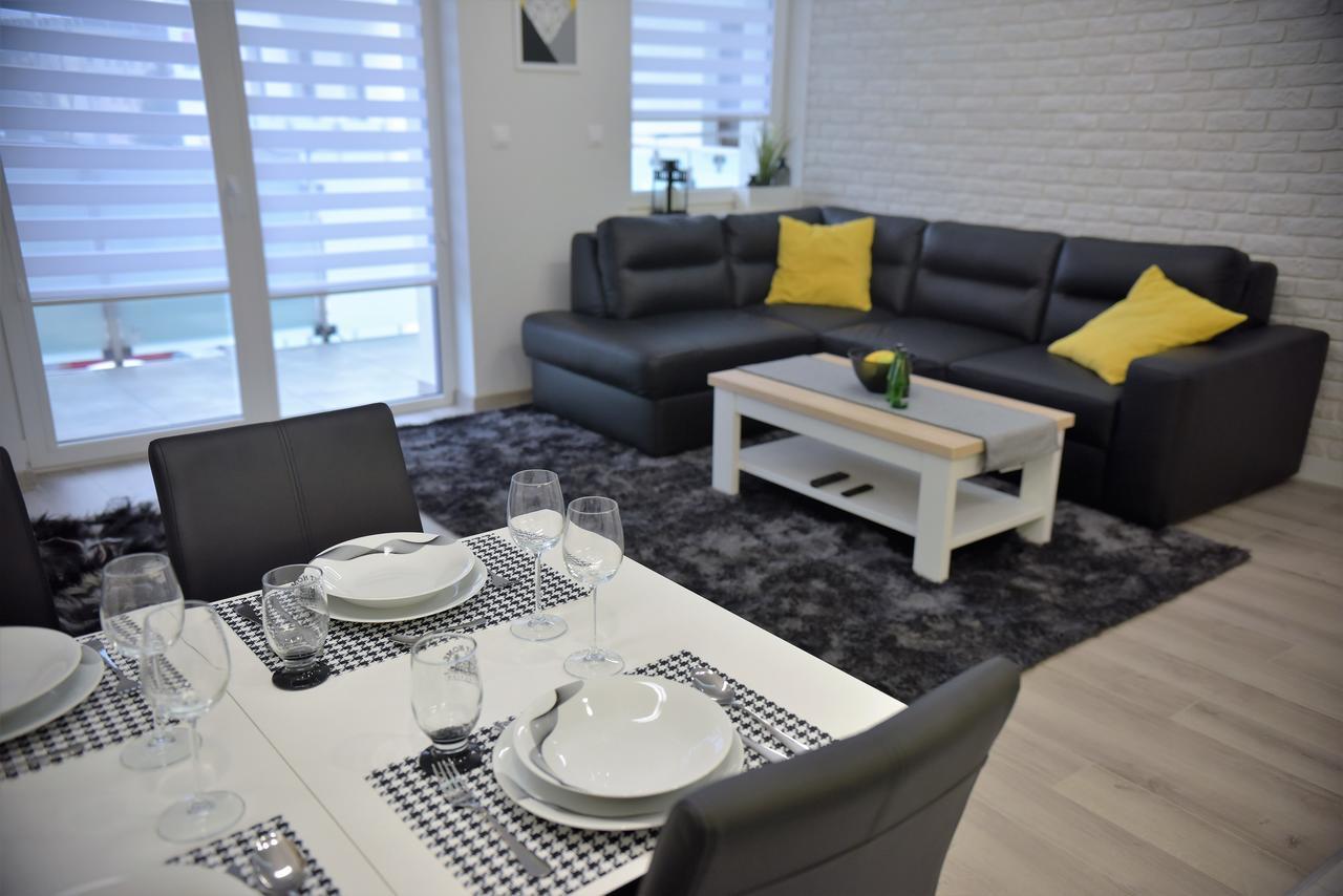Apartamenty Platan Opieszyn 2 Września Exteriör bild